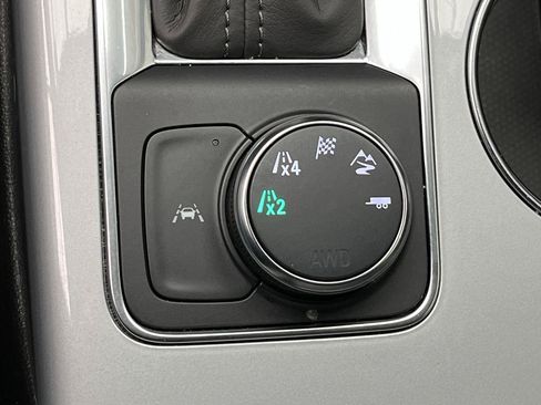 Certified 2024 Chevrolet Blazer LT w/ Midnight/Sport Edition AWD/4WD image 16