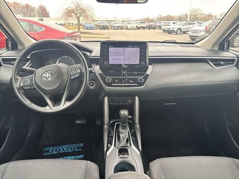Used 2022 Toyota Corolla Cross LE FWD image 19