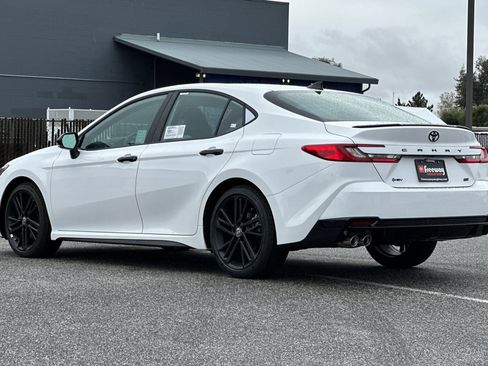 Used 2026 Toyota Camry SE image 6