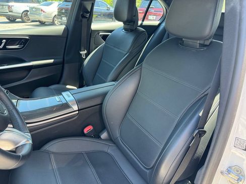 Used 2023 Mercedes-Benz C 300 Sedan image 10