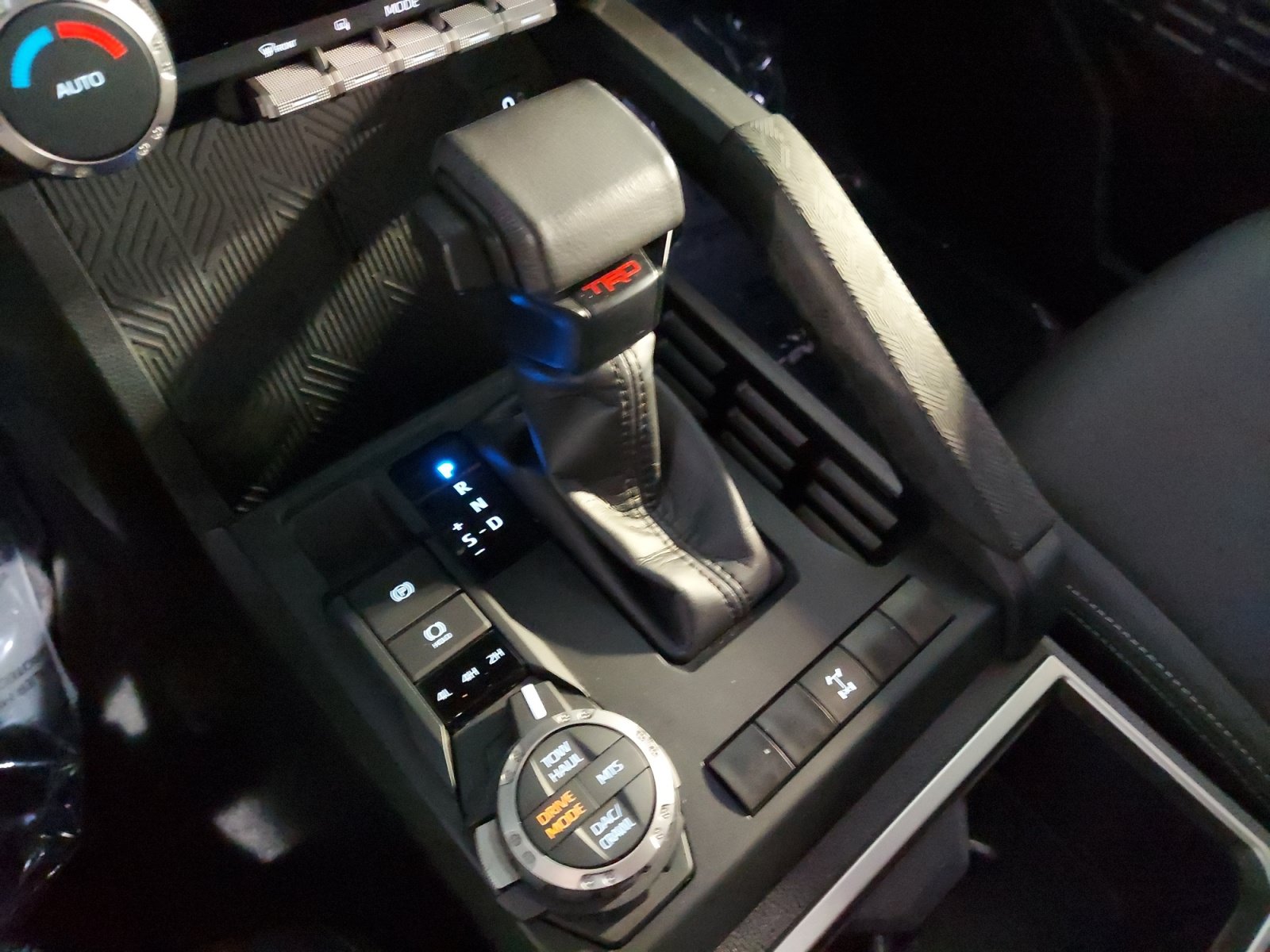 Used 2024 Toyota Tacoma TRD Off-Road AWD/4WD image 21