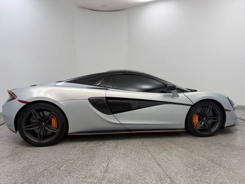 Used 2019 McLaren 570S Spider RWD image 12