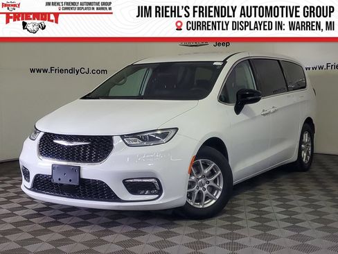 Used 2024 Chrysler Pacifica Touring-L FWD image 1