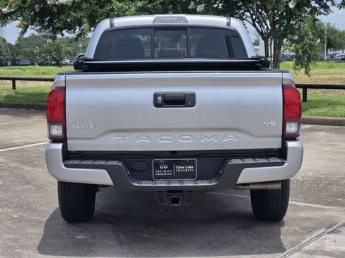 Used 2023 Toyota Tacoma SR AWD/4WD image 5