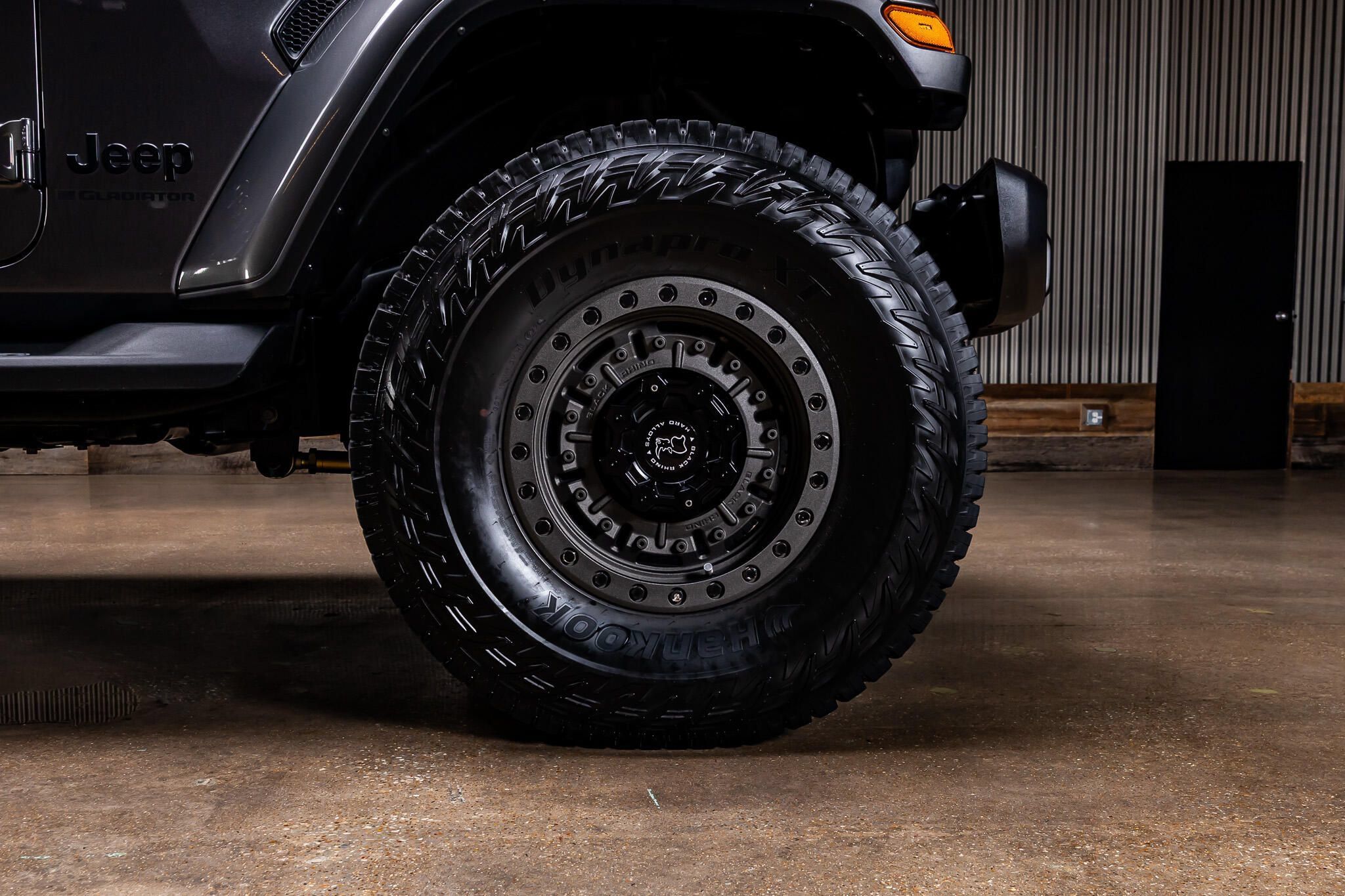 Used 2025 Jeep Gladiator Sport AWD/4WD image 11