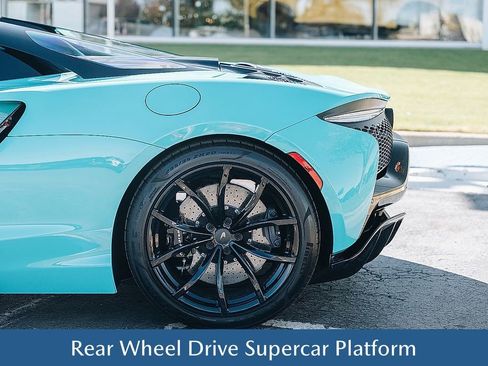 Used 2025 McLaren Artura Spider image 10