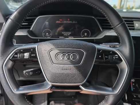 Used 2021 Audi e-tron Premium Plus w/ Premium Plus Package AWD/4WD image 11