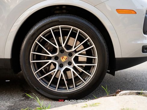 Used 2021 Porsche Cayenne Coupe image 19