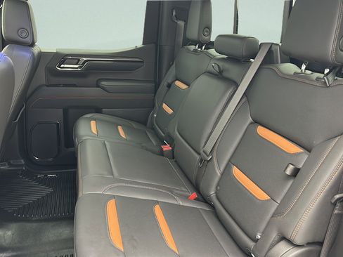 Used 2023 GMC Sierra 1500 AT4 w/ Technology Package AWD/4WD image 12