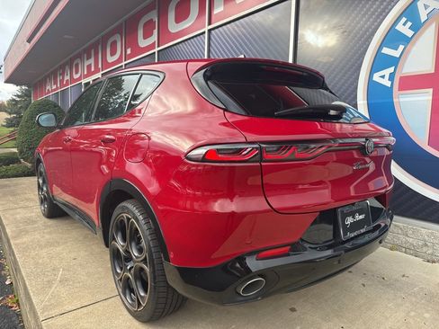 New 2025 Alfa Romeo Tonale image 8