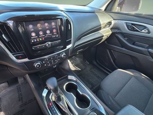 Used 2021 Chevrolet Traverse LS image 24