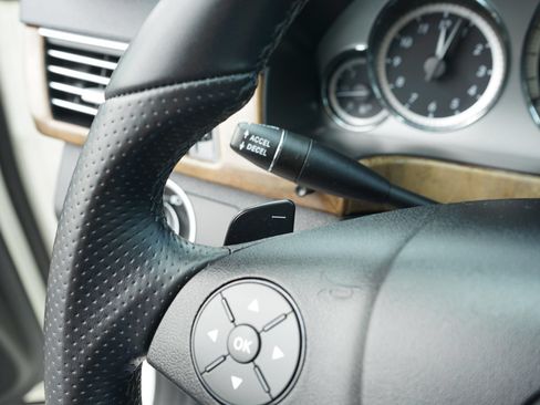 Used 2011 Mercedes-Benz E 350 4MATIC Sedan image 24