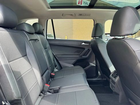 Used 2019 Volkswagen Tiguan SE w/ Panoramic Sunroof Package image 30