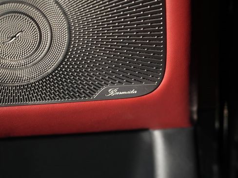 Used 2022 Mercedes-Benz S 580 4MATIC Sedan w/ AMG Line Package image 34