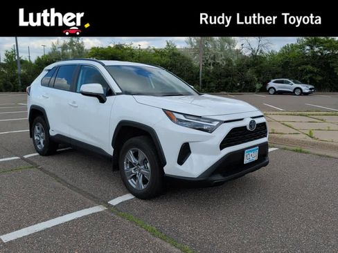 Used 2022 Toyota RAV4 XLE w/ XLE Grade Weather Package AWD/4WD image 1