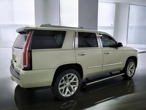 Used 2015 Cadillac Escalade Premium image 26