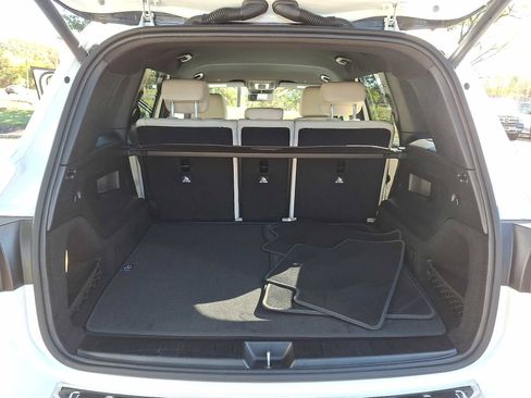 Used 2025 Mercedes-Benz GLB 250 4MATIC image 27