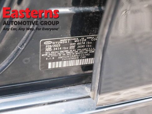 Used 2023 Genesis G70 2.0T image 36