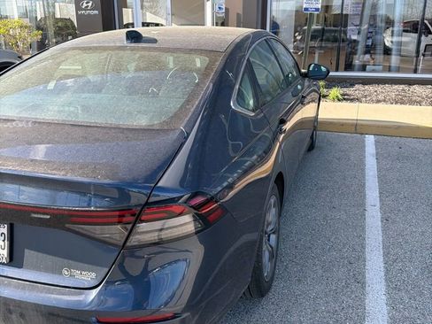 Used 2023 Honda Accord EX image 8