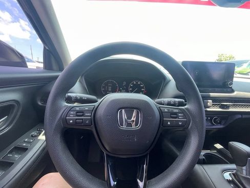 Used 2023 Honda HR-V LX image 13