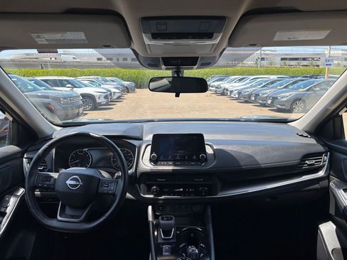 Used 2025 Nissan Rogue SV AWD/4WD image 35