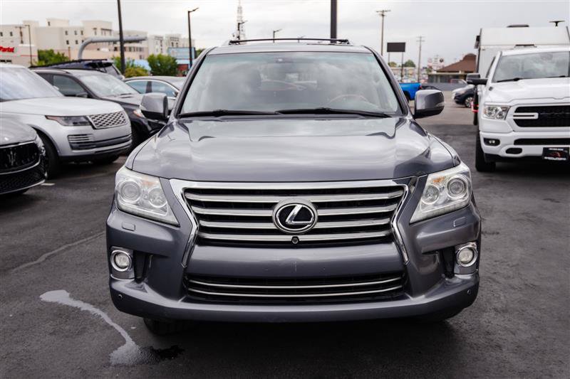 Used 2015 Lexus LX 570 4WD w/ Luxury Package image 4