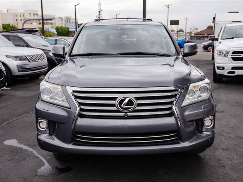 Used 2015 Lexus LX 570 4WD w/ Luxury Package image 4