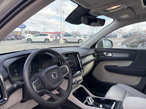 Certified 2025 Volvo XC40 B5 Ultra w/ Protection Package Premier image 17