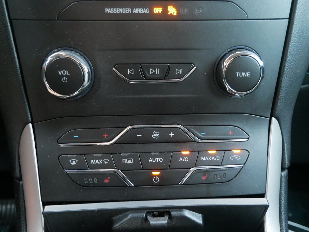 Used 2019 Ford Edge SEL w/ Equipment Group 201A FWD image 20
