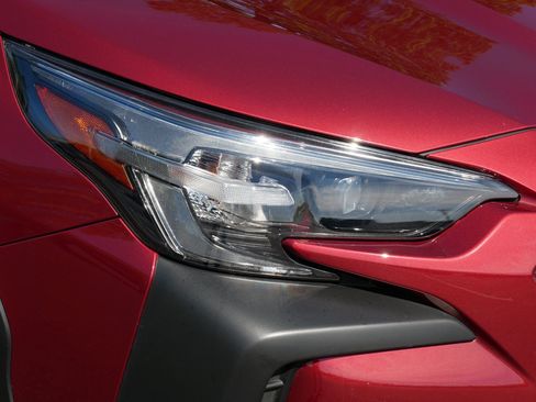 Used 2025 Subaru Outback Premium AWD/4WD image 16