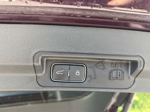 Used 2023 Ford Explorer XLT w/ Equipment Group 202A AWD/4WD image 15