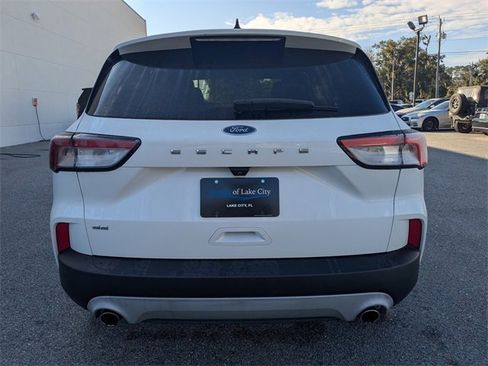 Used 2021 Ford Escape SE image 4