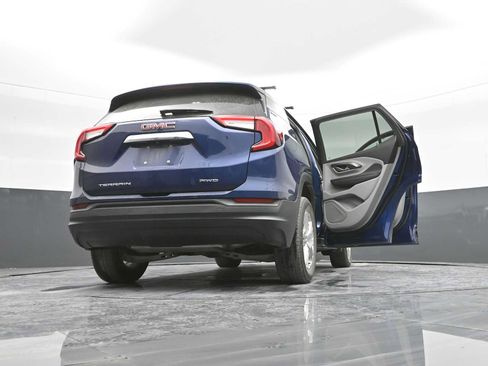 Used 2022 GMC Terrain SLE w/ Driver Convenience Package image 47