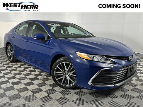Used 2024 Toyota Camry XLE w/ Cold Weather Package AWD/4WD image 1