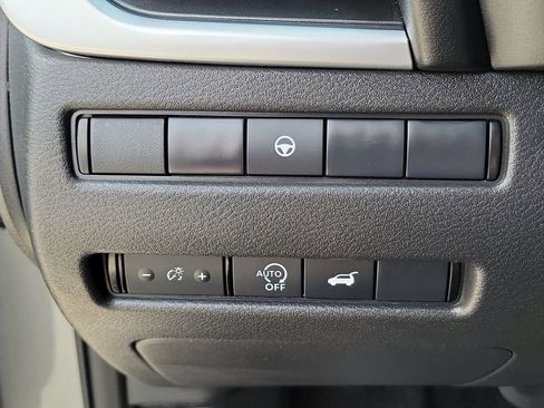 Certified 2025 Nissan Rogue SV image 31