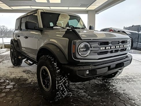 Used 2023 Ford Bronco Big Bend w/ Sasquatch Package image 3