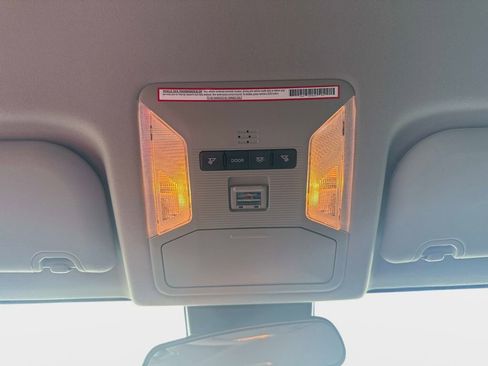 Used 2021 Toyota RAV4 LE image 29