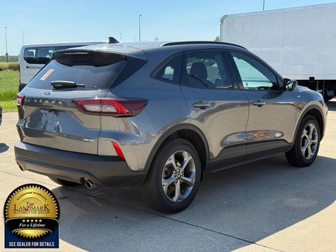 Used 2025 Ford Escape ST-Line AWD/4WD image 5