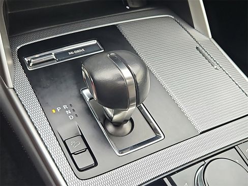 Used 2025 MAZDA CX-70 3.3 Turbo w/ Preferred Package image 16