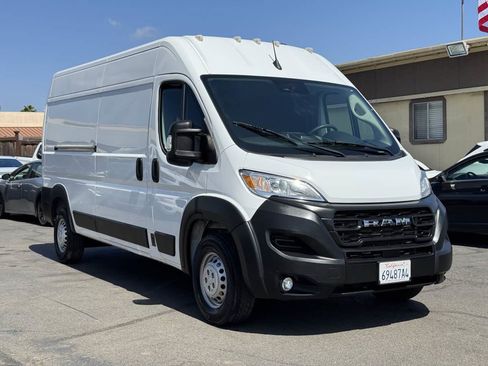 Used 2025 RAM ProMaster 2500 w/ Convenience Group FWD image 4