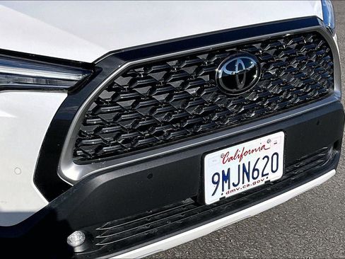 Certified 2024 Toyota Corolla Cross XLE image 27