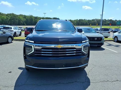 Used 2025 Chevrolet Tahoe LT RWD image 2