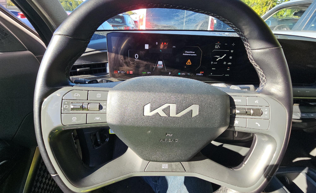 Used 2024 Kia EV9 Light Long Range RWD image 13