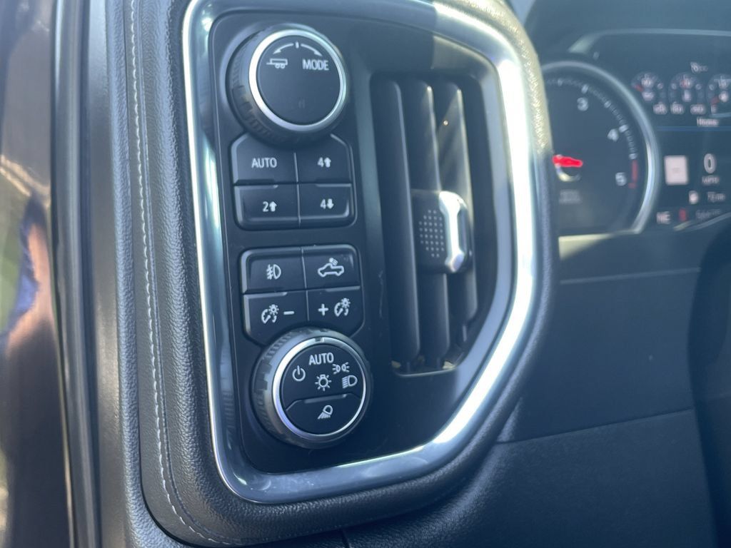 Used 2022 Chevrolet Silverado 3500 High Country w/ Safety Package II AWD/4WD image 35