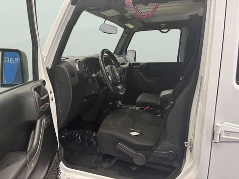 Used 2017 Jeep Wrangler Unlimited Sport w/ Quick Order Package 24S image 10