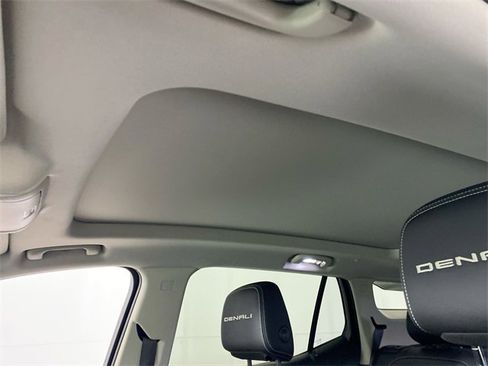 Used 2022 GMC Terrain Denali image 43