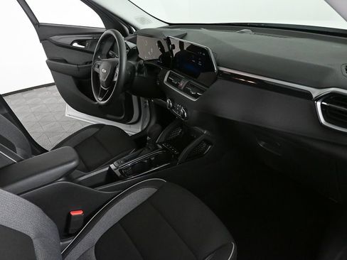 Used 2024 Chevrolet TrailBlazer LS w/ LS Convenience Package image 22