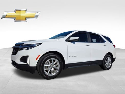 Used 2022 Chevrolet Equinox LT image 2