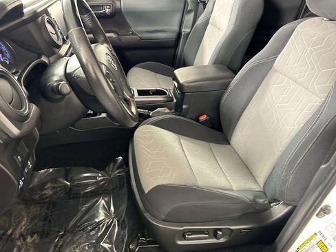 Used 2023 Toyota Tacoma TRD Off-Road image 20