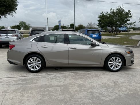 Used 2024 Chevrolet Malibu LT image 3